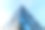 现代建筑外空的玻璃窗与多云的天空。图片下载