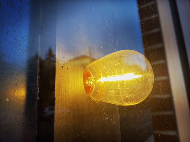 显示器中的单个灯泡图片下载