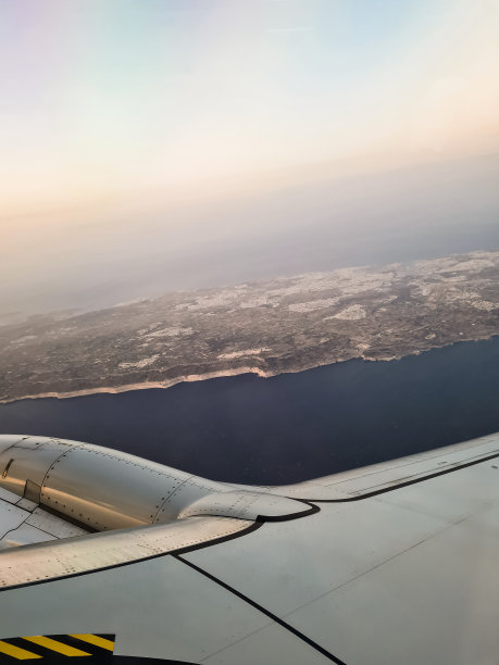 从飞机窗口看空中图片下载