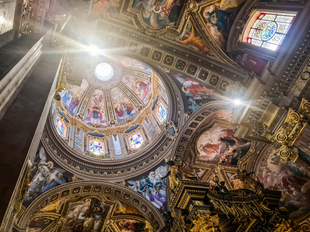 在戈佐岛维多利亚的圣乔治大教堂内图片下载