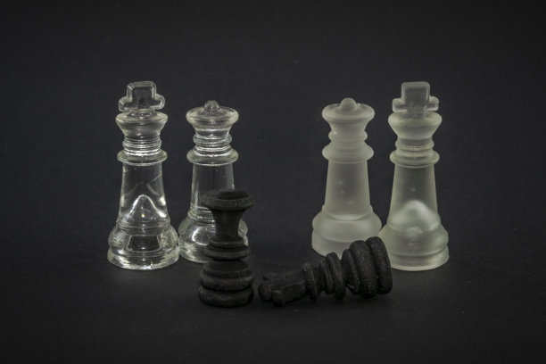 白棋占优势，赢了黑棋图片下载