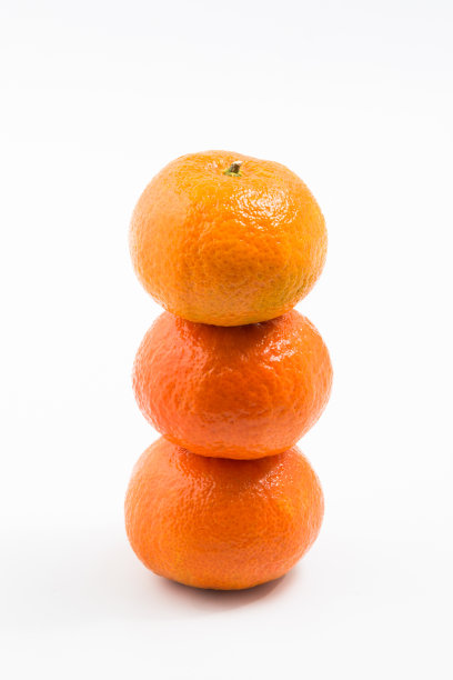 产品摄影:中性背景上的水果。图片下载