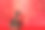 青铜龙喜庆的红色闪闪发光的背景。圣诞贺卡。中国新年2024背景与龙雕像图片下载
