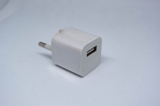 Usb型手机隔离白底充电器头图片下载