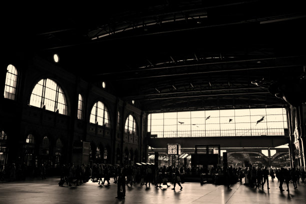 瑞士苏黎世中央车站的剪影图片下载