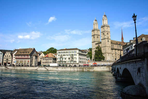 瑞士苏黎世利马特河畔的巨怪图片下载