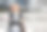 商务女性，微笑画像，双臂交叉在户外，从工作中快乐自豪，作为一名工人。城市，企业家和工作通勤旅行与专业人士和女性人士从纽约市区图片下载