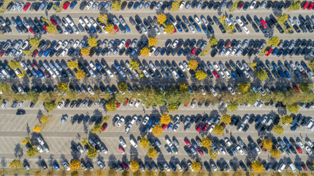 从空中俯瞰的汽车图片下载