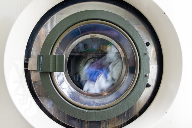 在一家干洗店里图片下载