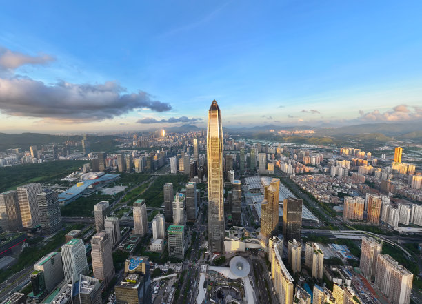 中国深圳CBD白天的天际线鸟瞰图图片下载
