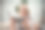 一个成熟的女人喜欢在手机上玩电子游戏图片下载