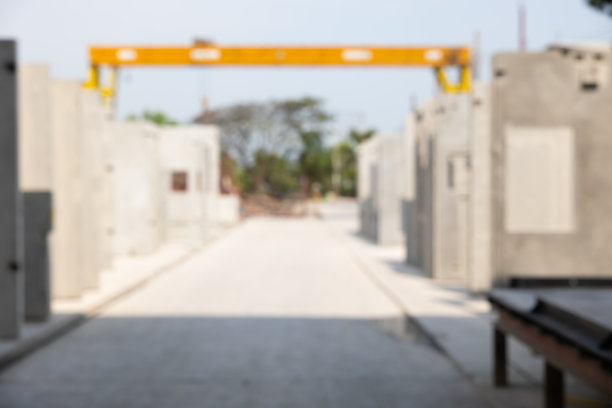 用于建造办公楼和住宅的预制混凝土墙。建筑用预制钢筋混凝土墙板。图片下载