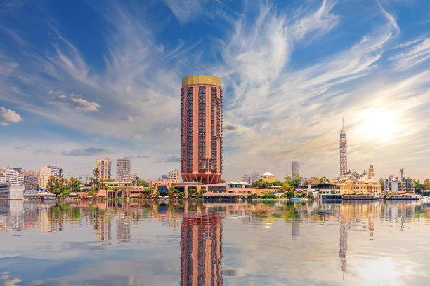 尼罗河上的格兹拉岛，埃及开罗市中心的豪华塔楼图片下载