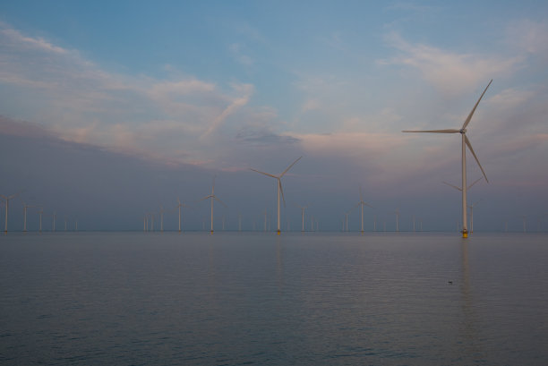 北海的风力发电站图片下载
