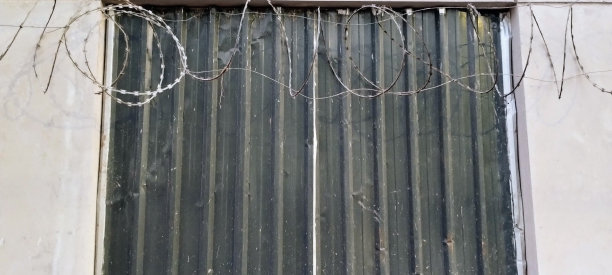 铁丝网图片下载