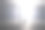 桌子上放着一个装水和果汁的空杯子，灰色的背景上有一盏漂亮的背光。一个地方的文字，复制空间。广告,横幅。气泡水健康营养图片下载