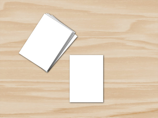 木桌上的空白纸图片下载