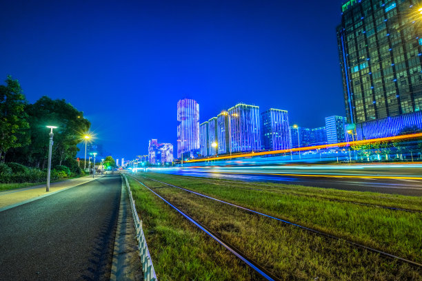 城市的交通信号灯图片下载