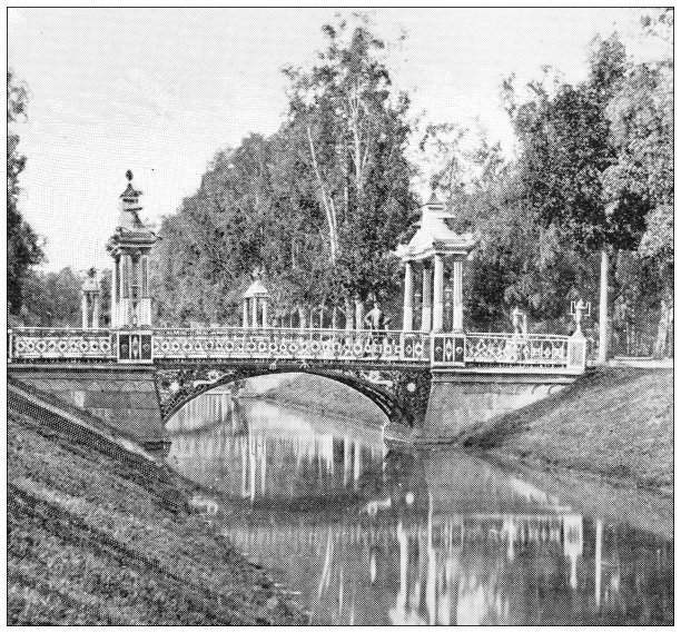 圣彼得堡公园的古董旅行照片图片下载