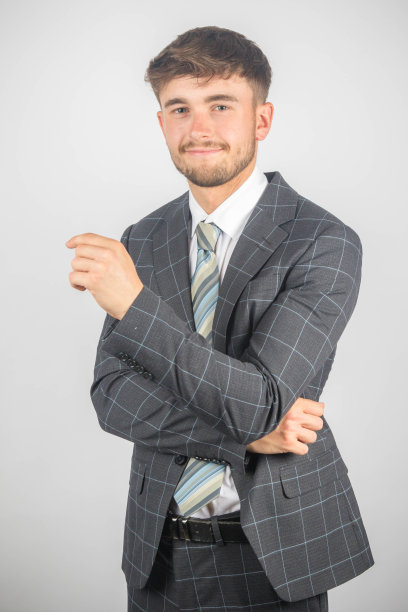 一个西装革履的商人肖像图片下载