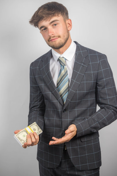 一个西装革履的商人肖像图片下载