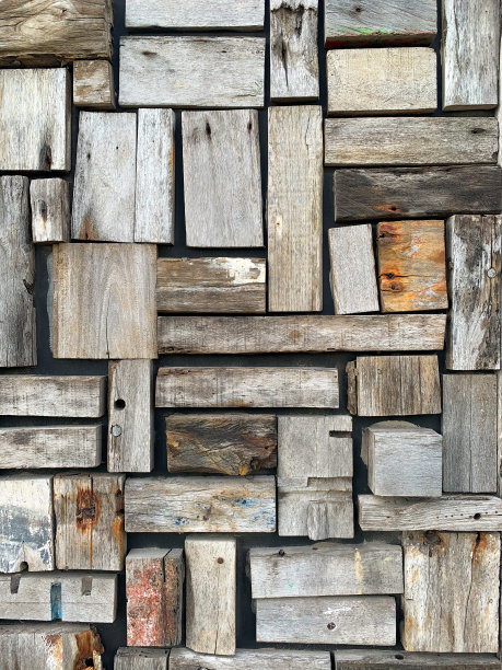 有纹理的旧木条折叠在抽象的背景中图片下载