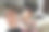 小学生坐在床上戴着虚拟现实眼镜图片下载