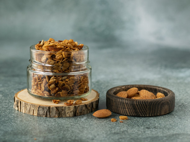 罐装杏仁格兰诺拉麦片图片下载