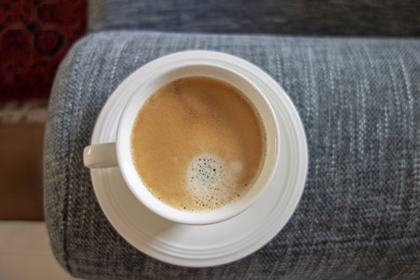 咖啡杯在家里图片下载