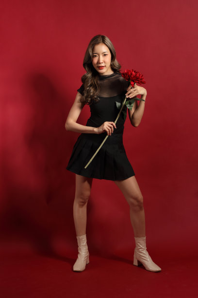 红衣女人图片下载