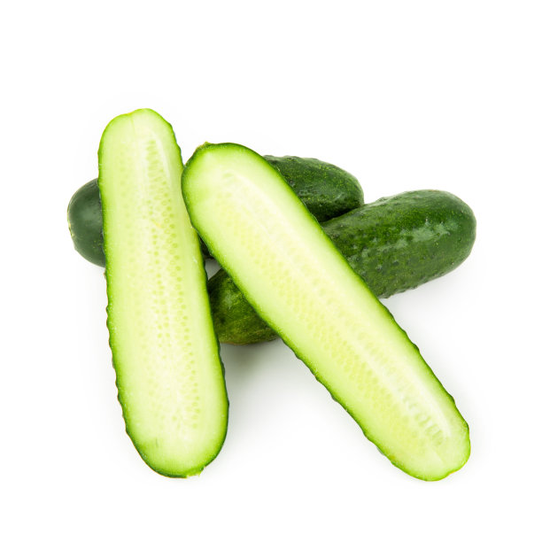 绿黄瓜孤立在白色上。图片下载