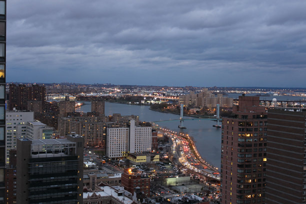 纽约忧郁的夕阳。图片下载