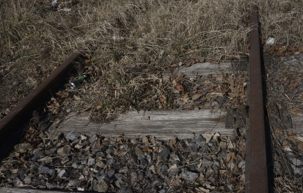 废弃的铁路线和铁轨图片下载