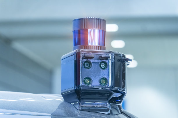 高清晰度激光雷达和摄像头传感器用于自动驾驶汽车的传感器图片下载