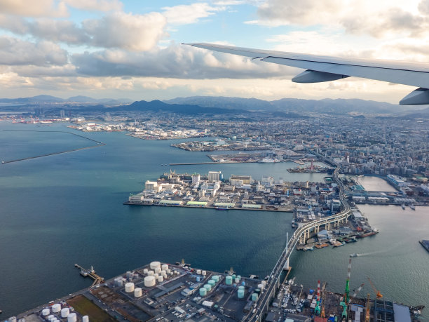 博多湾周边市容(福冈县福冈市上方)图片下载