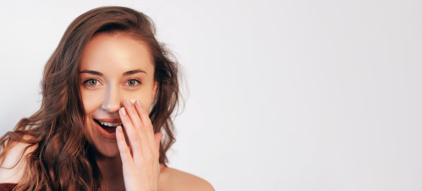 惊讶的手势惊讶女人的手嘴皮肤图片下载