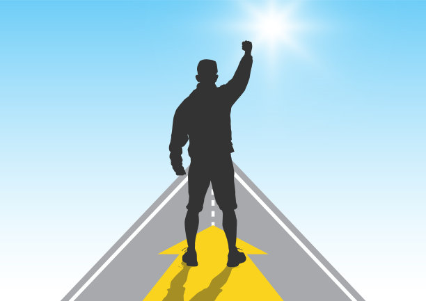 男子高举拳头站在黄色向前箭头标志上的剪影，成功，成就和获胜的概念矢量插图(多值)图片下载