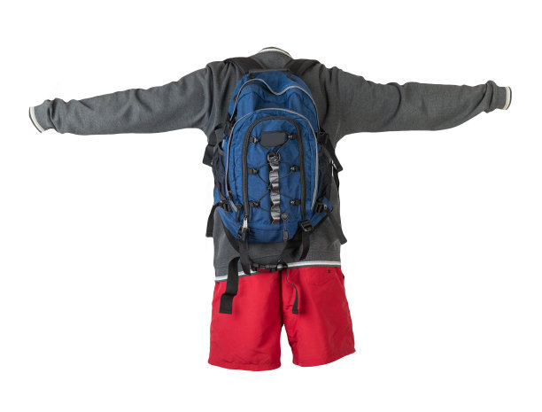 背包，运动衫，短裤都是白色背景。图片下载