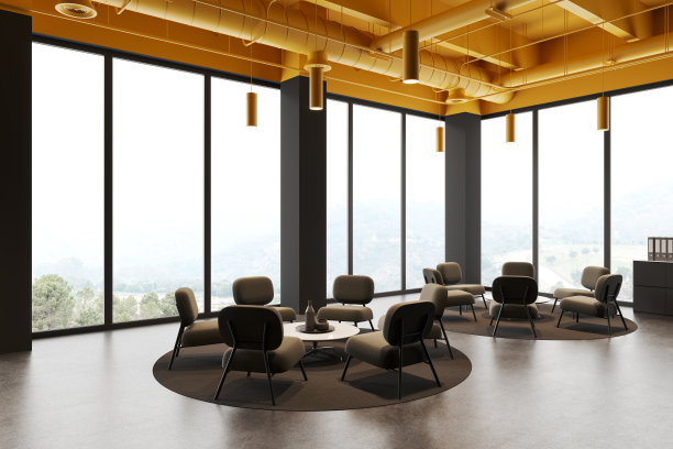 灰色的现代会议室内部，桌子和扶手椅靠近窗户图片下载
