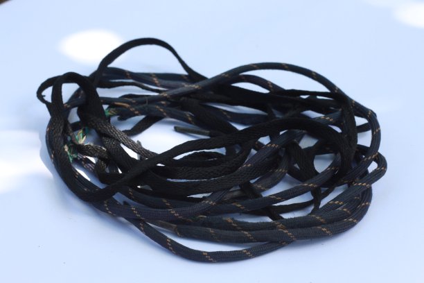 黑色的鞋带图片下载