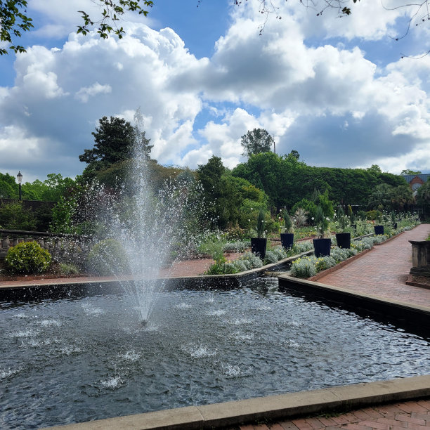 花园的喷泉图片下载