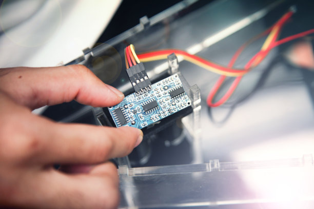 手持arduino电路板。STEM学习项目。(复制空间)图片下载