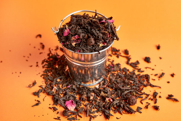 一个装满果茶的小桶。图片下载