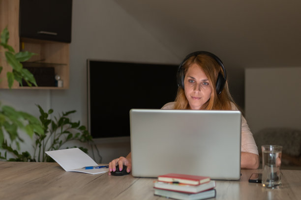 居家办公图片下载