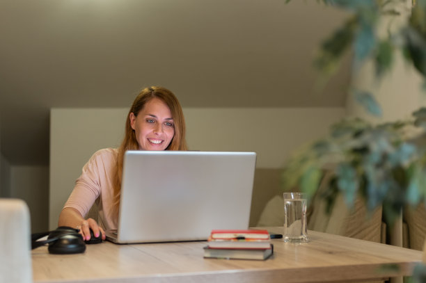 居家办公图片下载