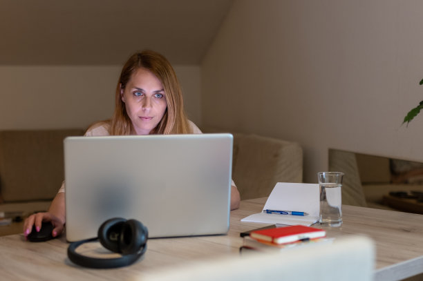 居家办公图片下载