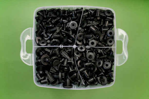 箱体内塑料螺丝螺栓尺寸不同。Flatlay。俯视图图片下载