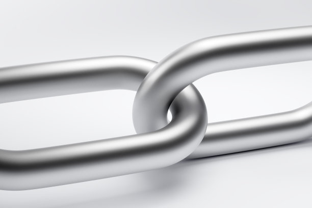 相互连接的铬链的宏观特写视图。图片下载