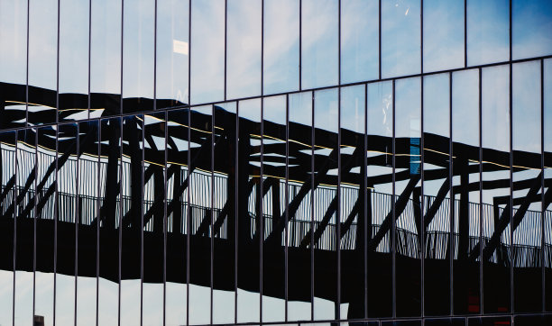 现代建筑的抽象天花板图片下载