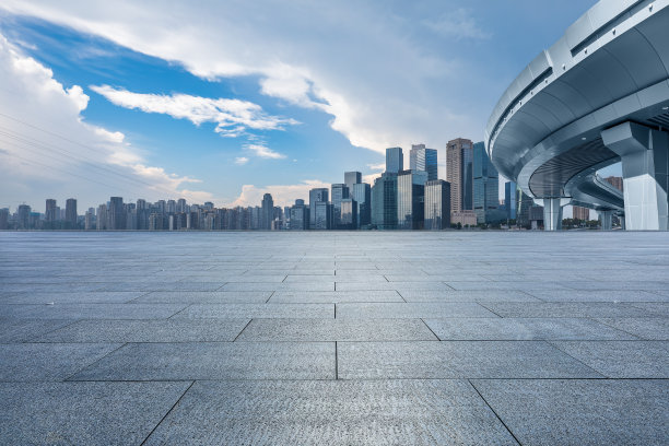 城市广场和天际线与建筑物图片下载